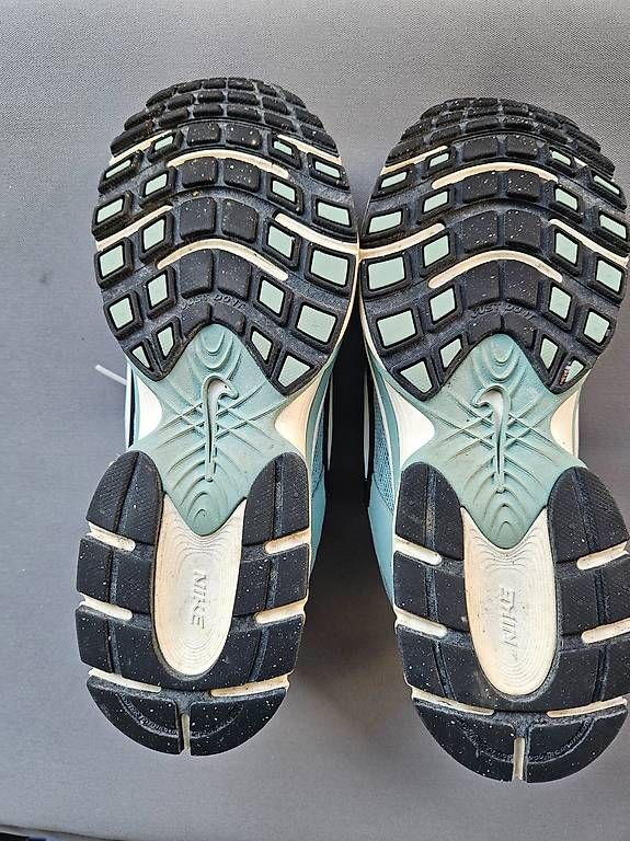 Nike Damenschuhe: Nike Damen Trekkingschuh Grösse 41 – Gebraucht aus Ennetbürgen von Kondor1950 2