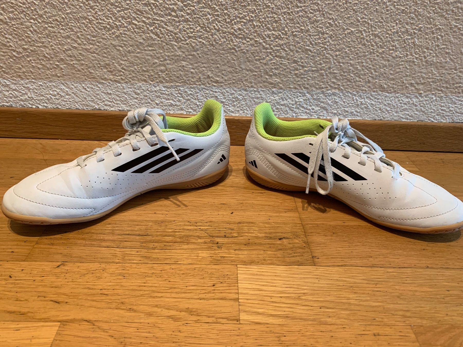 Adidas Scarpe da uomo: Adidas Hallenschuhe Gr. 36 – Usato da Bülach venduto da engeli92 1