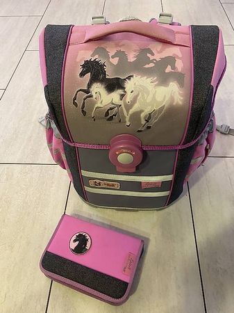 Schulthek Mc Neill (inkl. Etui mit Inhalt)