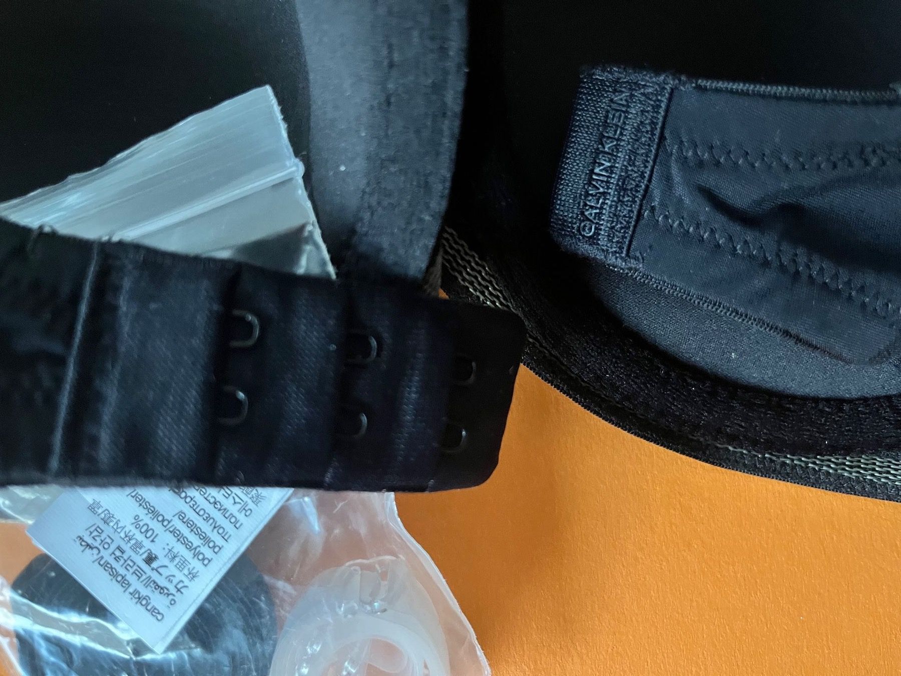Calvin Klein Sonstige Unterwäsche: BH Push-Up, CALVIN KLEIN, Grösse 70D. Farbe Schwarz – Neu und originalverpackt aus Rudolfstetten von gst_g7xl 7