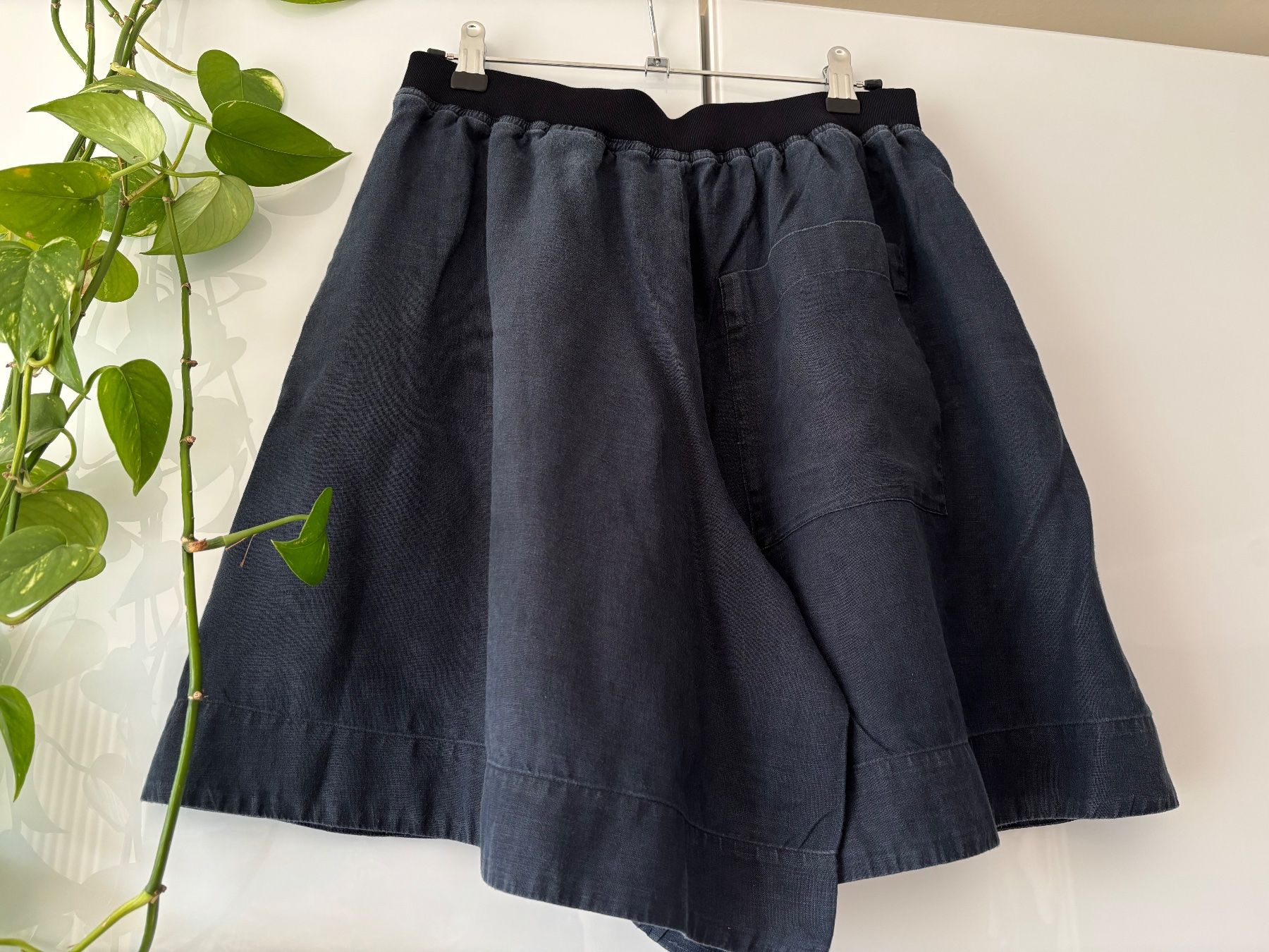 Cos Pantaloni: COS Shorts aus 100% Hanf Gr. 36 – Usato da Zürich venduto da missmodernage 2