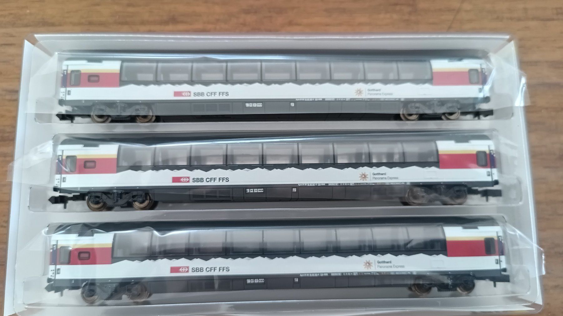 Trix Modellini di ferrovie: Minitrix 15674 SBB CFF Gotthard Panorama Express Set – Nuovo (secondo la descrizione) da Poliez-Pittet venduto da DakotaAntiques 1