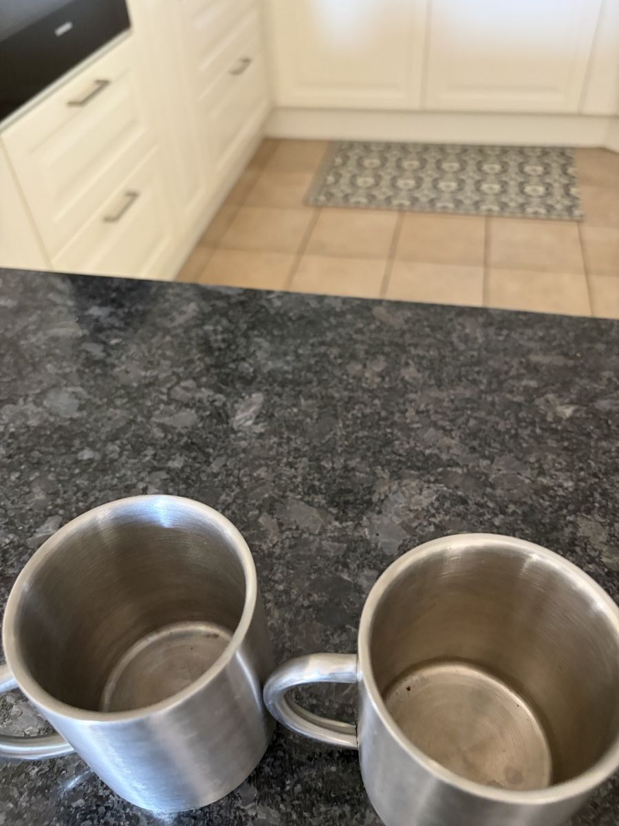 Tasses: Camping Tassen – D'occasion à Tagelswangen par Gizzmo..77 2