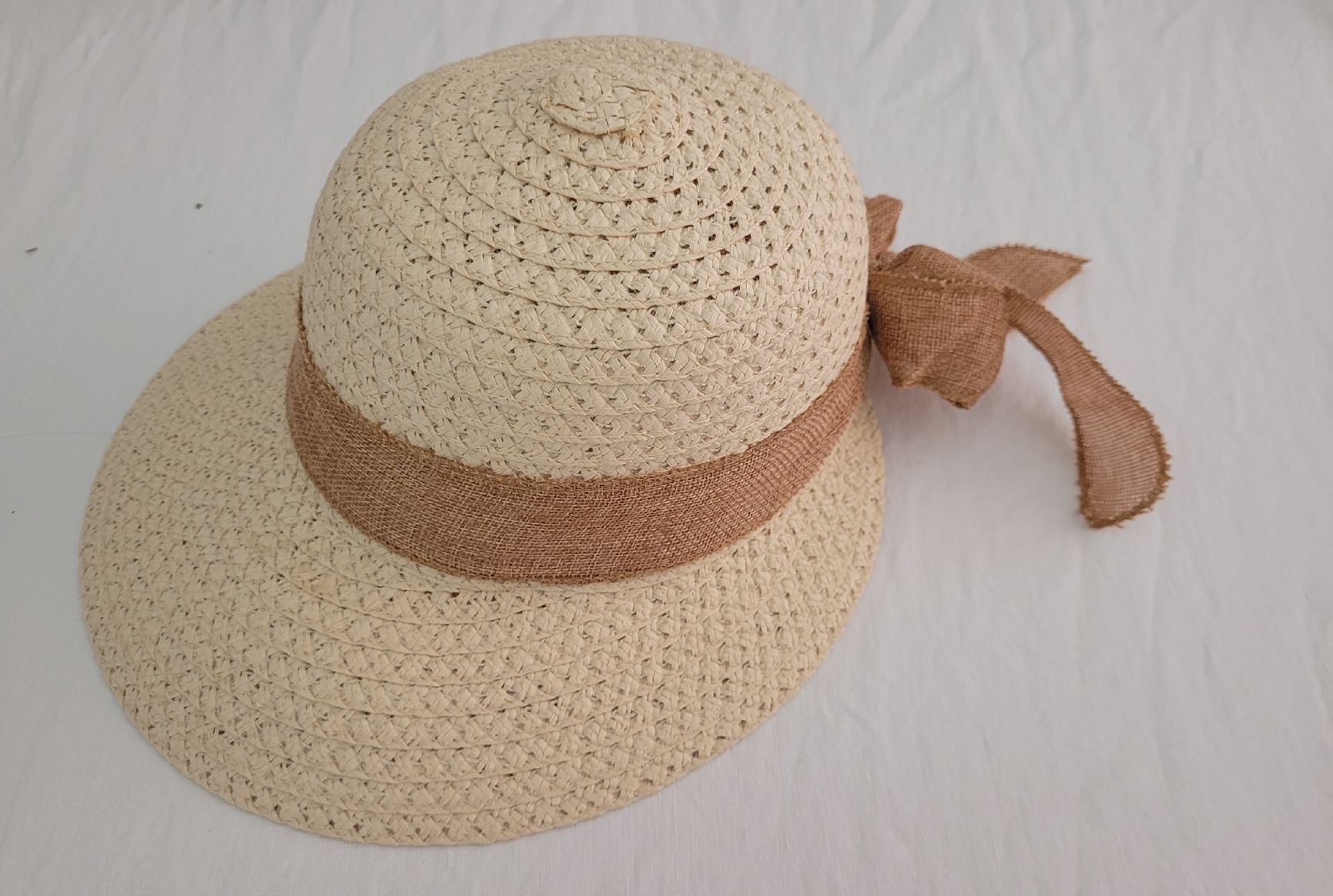 Hüte, Mützen & Caps: Wunderbarer Sommerhut mit Schleife – Gebraucht aus Bünzen von Milly32