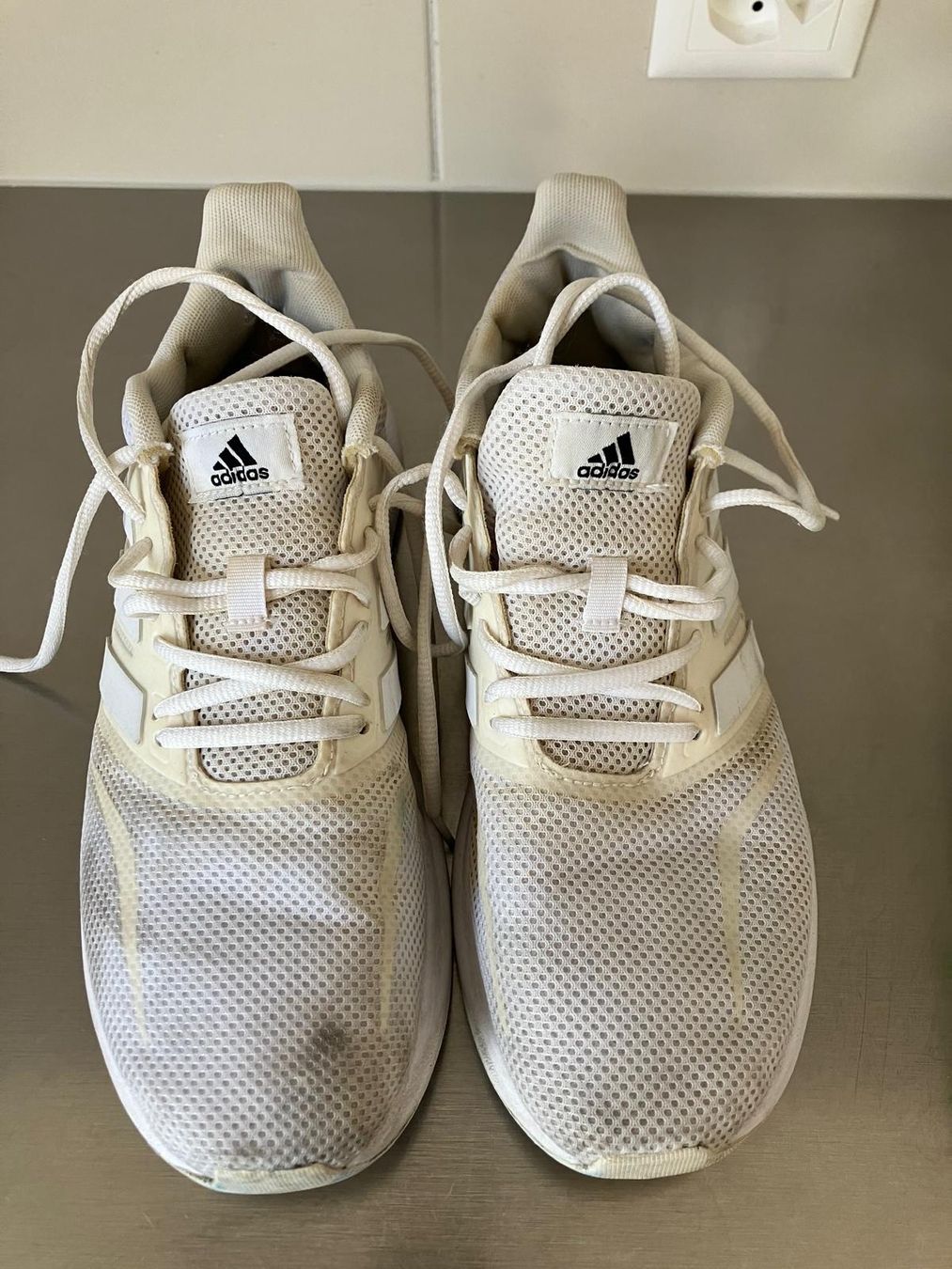 Adidas Scarpe da uomo: adidas Stoffschuhe weiss Grösse 42 2/3 – Usato da Allenwinden venduto da Obalu
