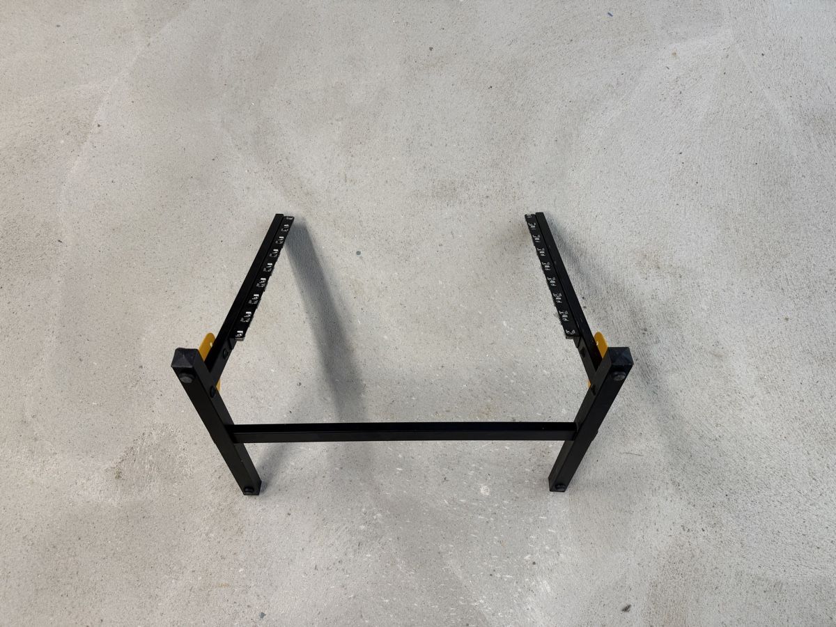 Racks & Cavalletti: Server- / Rackhalter 19 Zoll 8HE – Usato da Gipf-Oberfrick venduto da rrgu1t4r 2