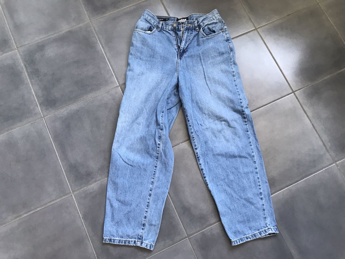 Urban Outfitters Jeans: Urban Jeans Loose Fit 30 – Usato da Thalheim venduto da Twity
