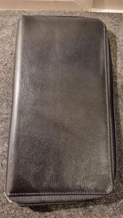 Portemonnaie aus Leder in schwarz