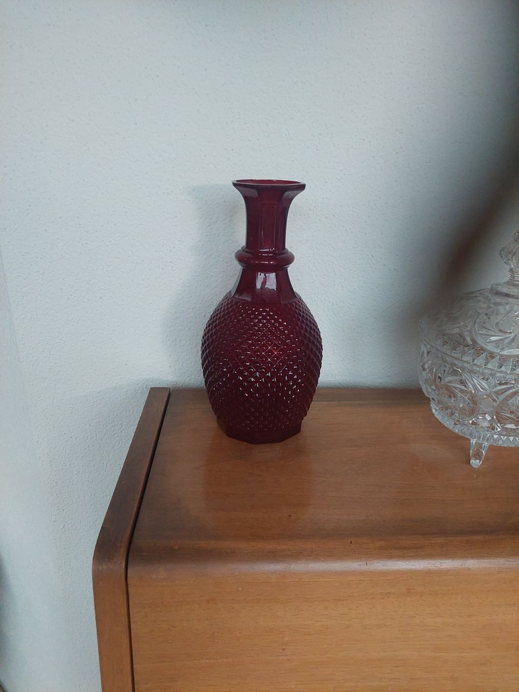 Caraffe: Antike granatrote Glas Karaffe – Usato da Hergiswil NW venduto da maiette-23.N 6