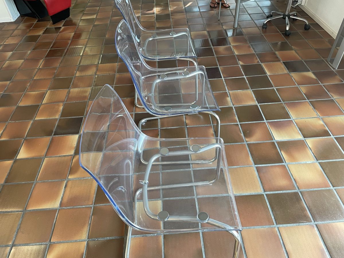 Stühle: 3 Stühle aus Kunststoff – Gebraucht aus Volketswil von Edwiga01 1