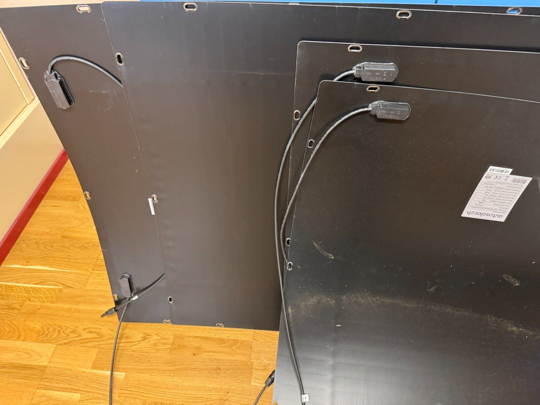 Panneaux solaires: Solarpanel Flexibel 4 x 160W – D'occasion à Wallenwil par Ramos3 6