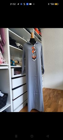 caftan Djellaba gris avec capuche et motif de tigre, unique