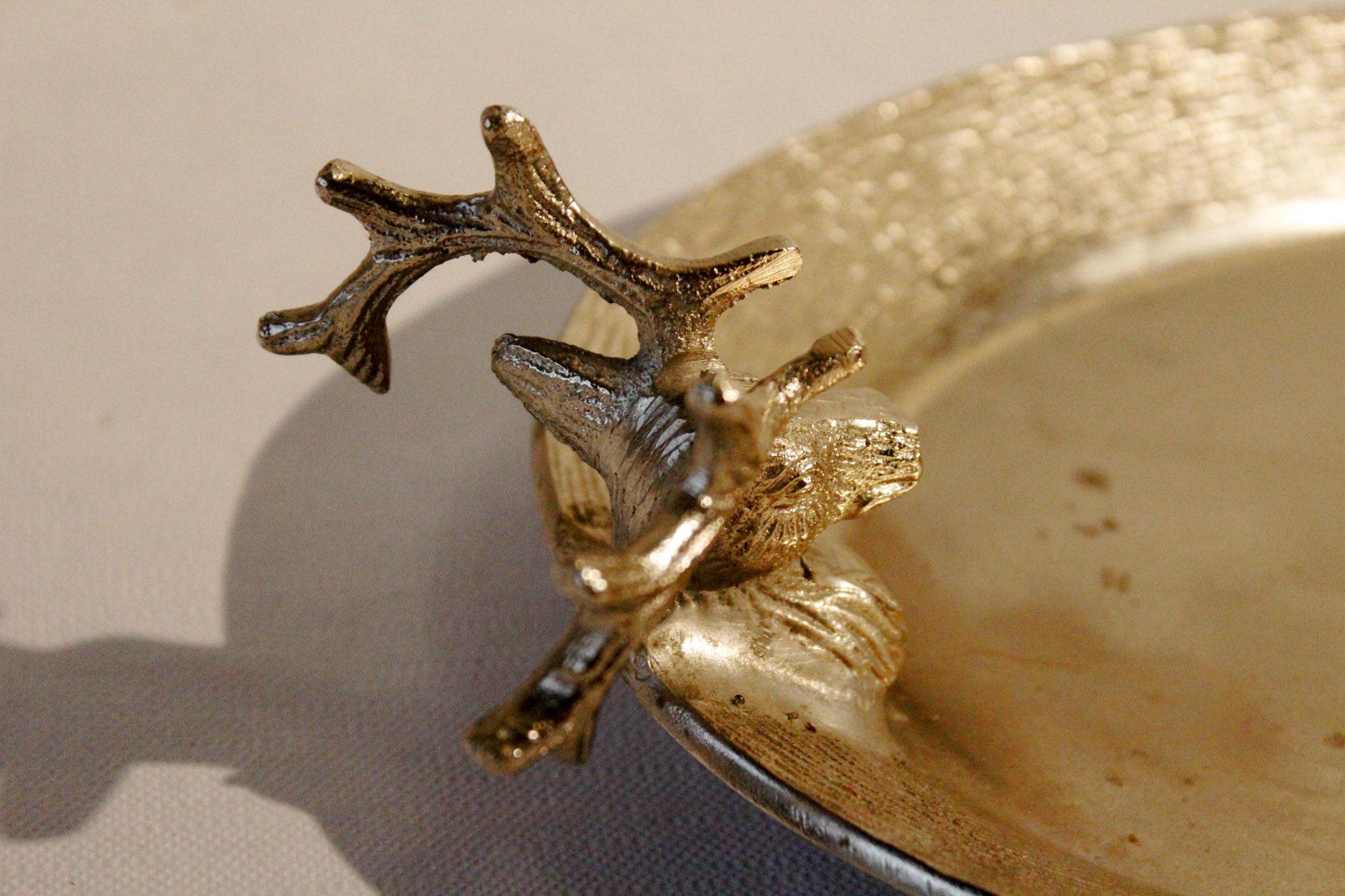 Lampade: GILDE: Design - Tableau mit Hirschköpfen, Aluminium, kultig – Usato da Bern venduto da kultiges 2