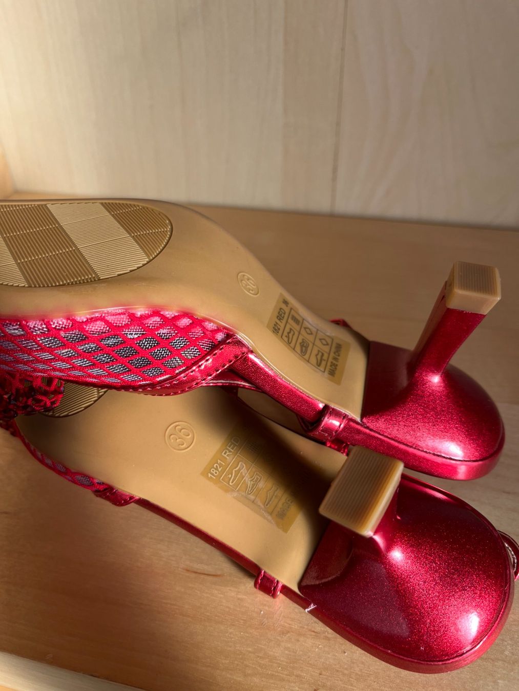 Damenschuhe: Zauberhafte Sandaletten NEU, Gr.36 – Neu und originalverpackt aus Interlaken von Jasmin_Flower 4