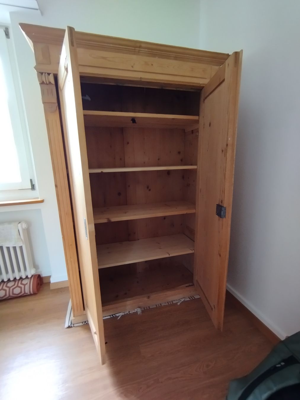 Armadi: Gut erhaltener Holschrank – Usato da Winterthur venduto da andreas.leu 1