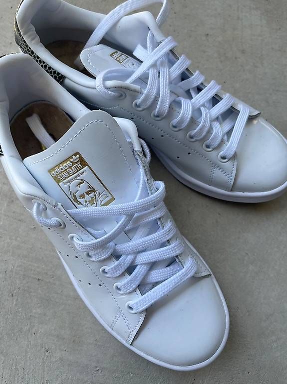 Scarpe da donna: Zwei Paar Adidas-Schuhe in Grösse 39.5 – Usato da Zürich venduto da alisia03 4