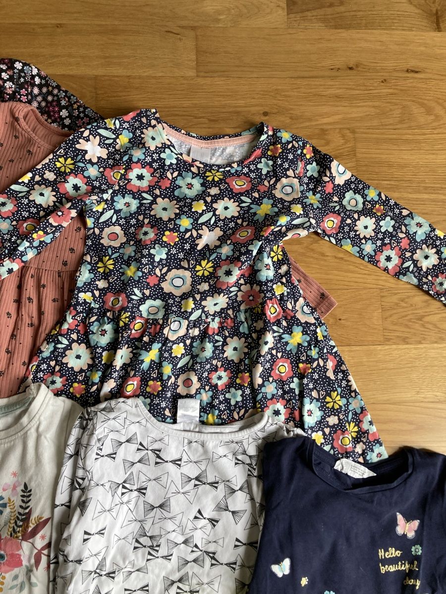 Kleiderpakete & -sets: Mädchen Kleiderset  Grösse 98/104 – Gebraucht aus Staad SG von gab_7dr9 4