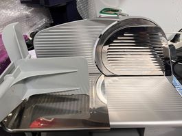 Allesschneider Metall mit Wellenschliff gebraucht