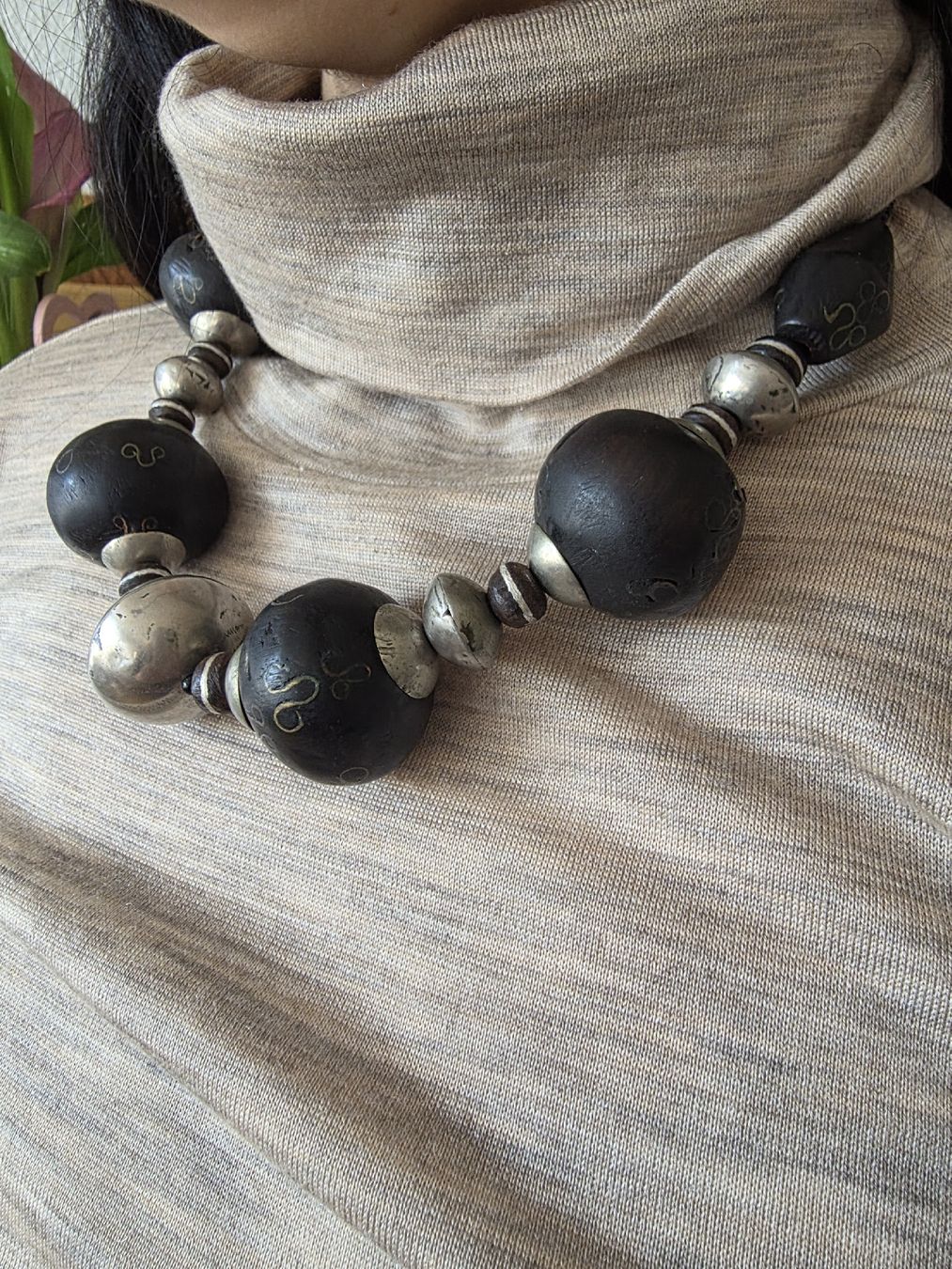 Catenine: Vintage Wood & Silver Statement Necklace - Bold Beads – Usato da Zollikofen venduto da Tamyru77 1