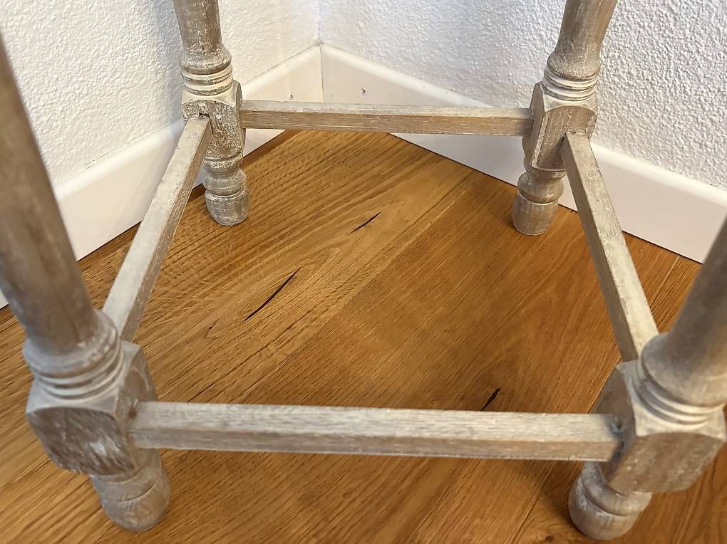 Tische: Beistelltisch / Pflanzentisch Holz – Gebraucht aus Thürnen von Yaroc 3