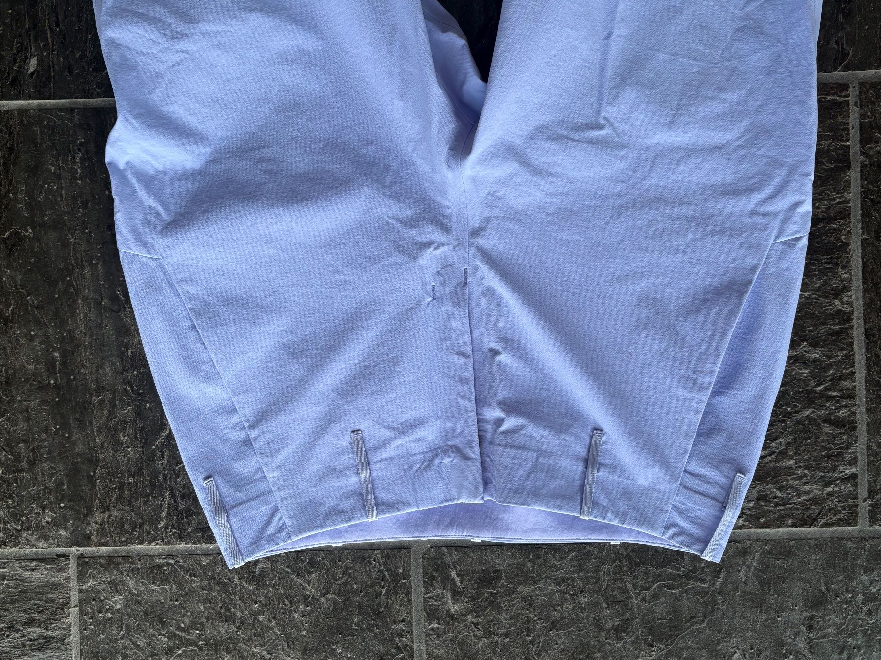 Arcteryx Hosen: Arteryx Veillance Cella Pant W – Neu (gemäss Beschreibung) aus Biel/Bienne von ayyahaga 1