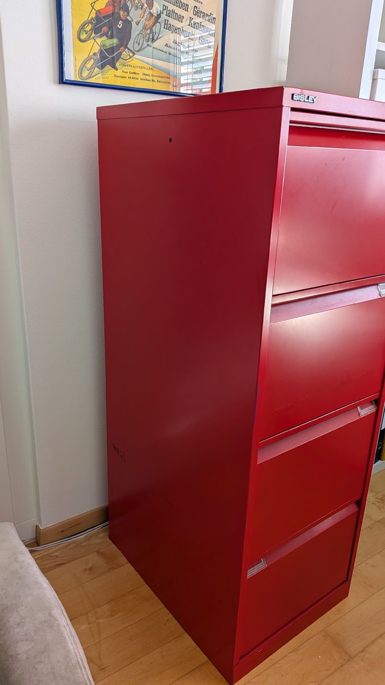 Cassettiere: Filing Cabinet Bisley Red 4 Drawers GRATIS – Usato da Küsnacht ZH venduto da moggylover 2
