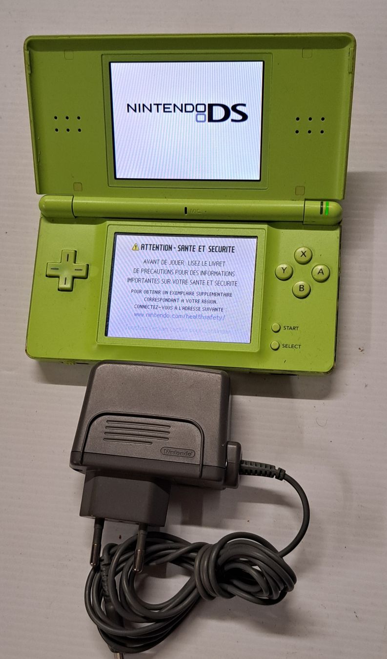 Nintendo Console: Nintendo DS mit Kabel  – Usato da Biel/Bienne venduto da Sasha4u