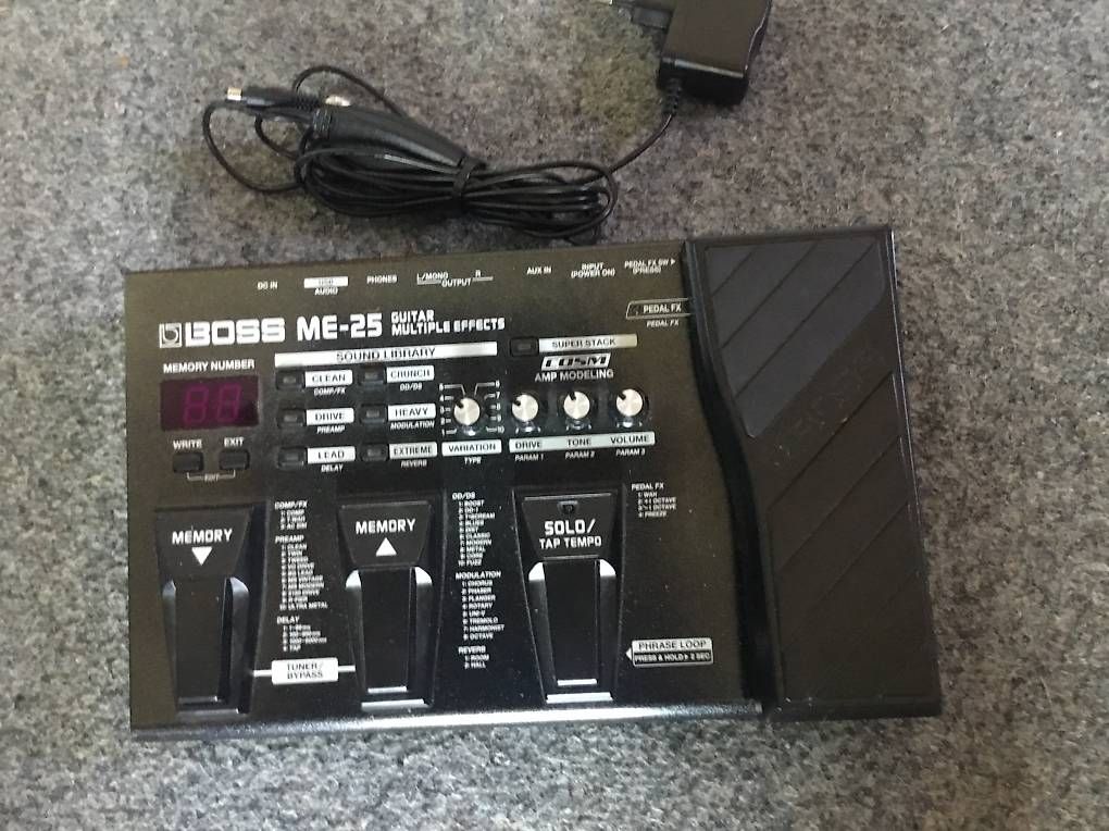 Boss Instruments de musique: Multi Effektgerät Boss ME-25 in Top Zustand – D'occasion à Duggingen par Singfogel 1