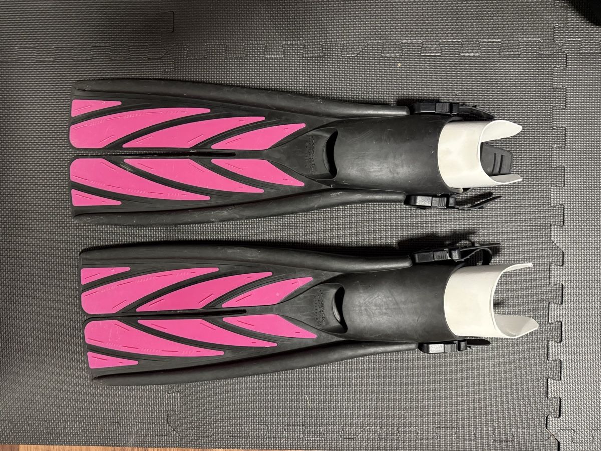 Palmes, Masques & Tubas: Atomic Aquatics Splitfin Gr. M – D'occasion à Laupen ZH par Jurei