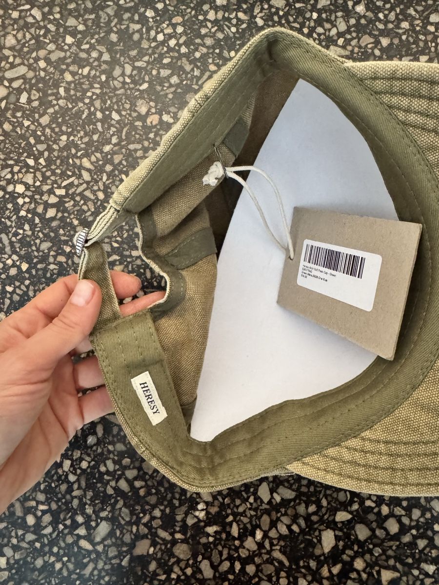 Copricapi, berretti & cappellini: New HERESY ARCH SOFT PEAK CAP – Nuovo e nell'imballaggio originale da Zürich venduto da gva_r9gs 3