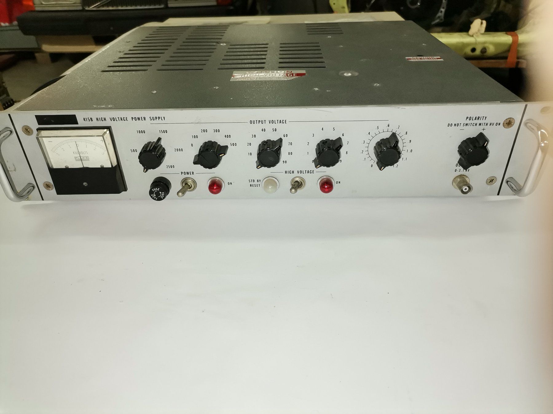 Fluke Messen: Power Supply Fluke 415B, 0- 3100Vdc – Gebraucht aus Kleindöttingen von Katze99