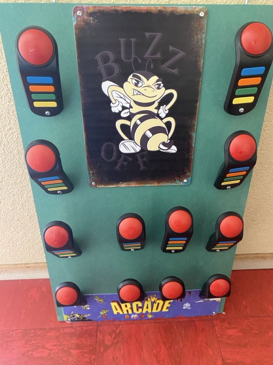 Foto & Immagini: Arcade Buzz! Kinder Spiel Wandelement - Top Zustand! – Nuovo (secondo la descrizione) da Horgen venduto da fil_r5gb