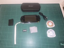 Sony PSP 1004 Black  Console Bundle - Great Condition!