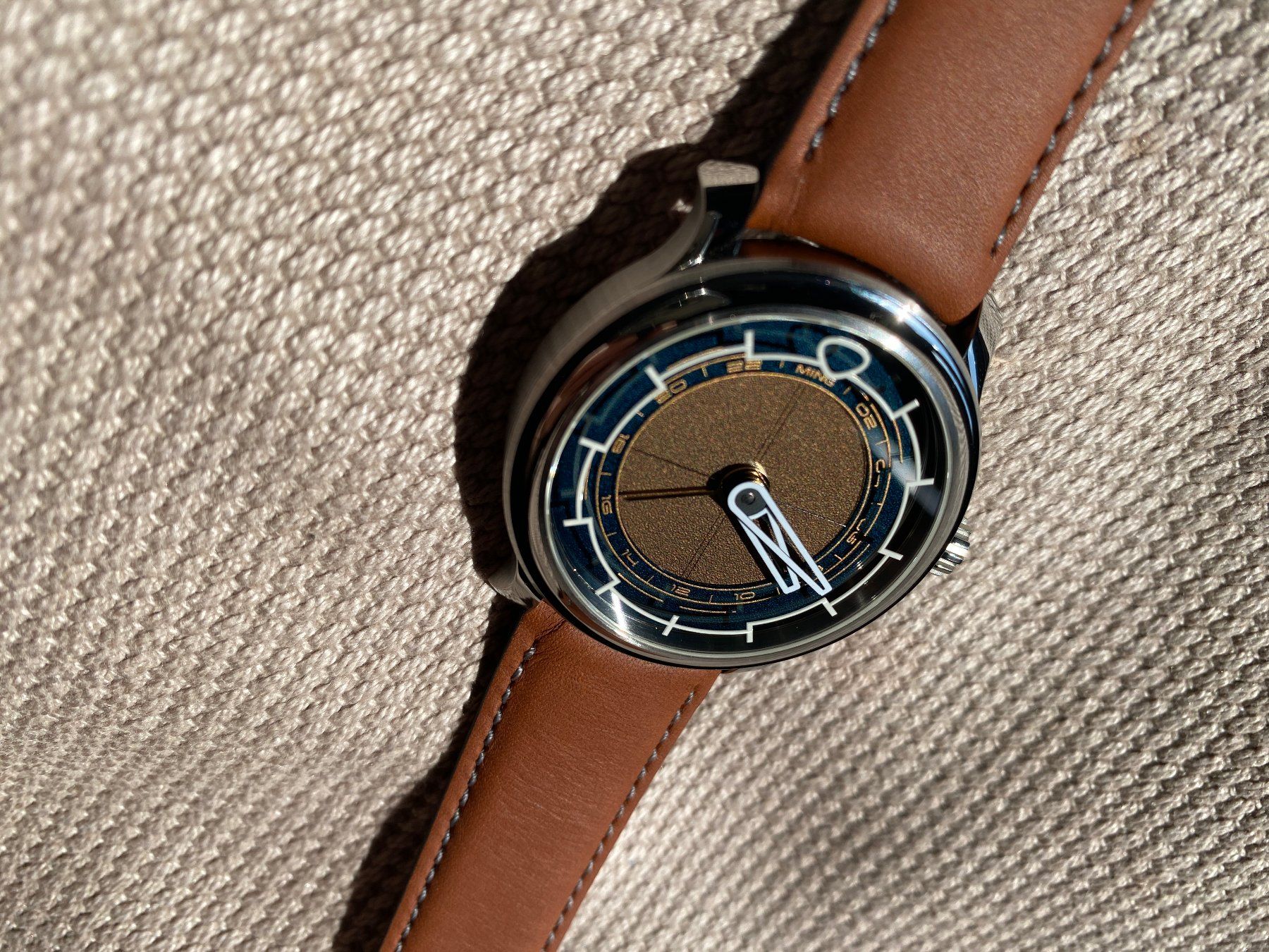 Orologi: Ming 22.01 GMT Gilt – Nuovo e nell'imballaggio originale da St. Gallen venduto da caemca 1