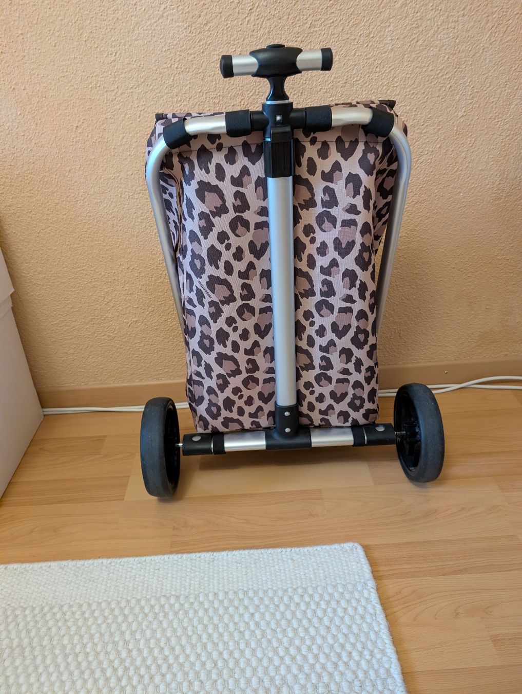 Sonstiges für Haushalt & Wohnen: Trolley Leoprint – Neu (gemäss Beschreibung) aus Zürich von Loulou_96 4