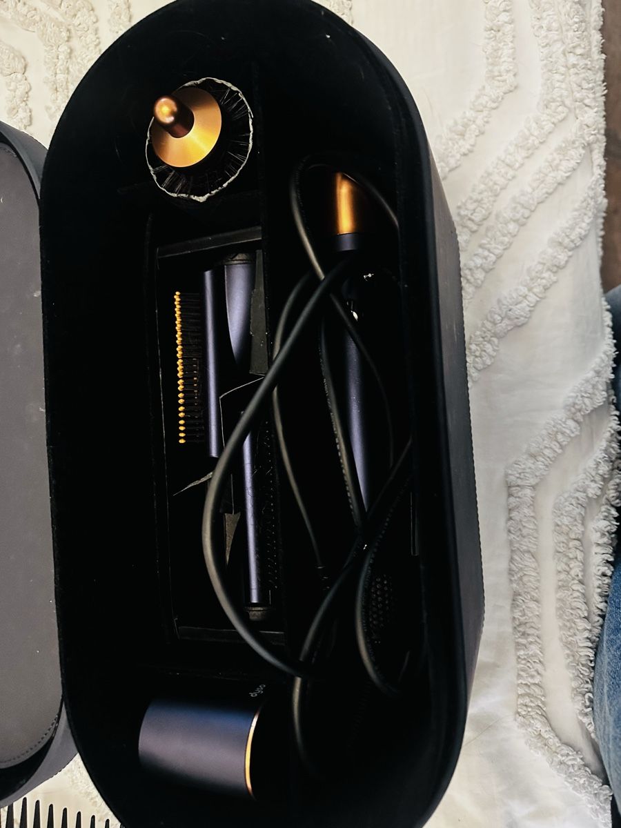 Dyson Sèche-cheveux: Dyson Airwrap Complete Long Haarstyler – D'occasion à Küssnacht am Rigi par Stuhli
