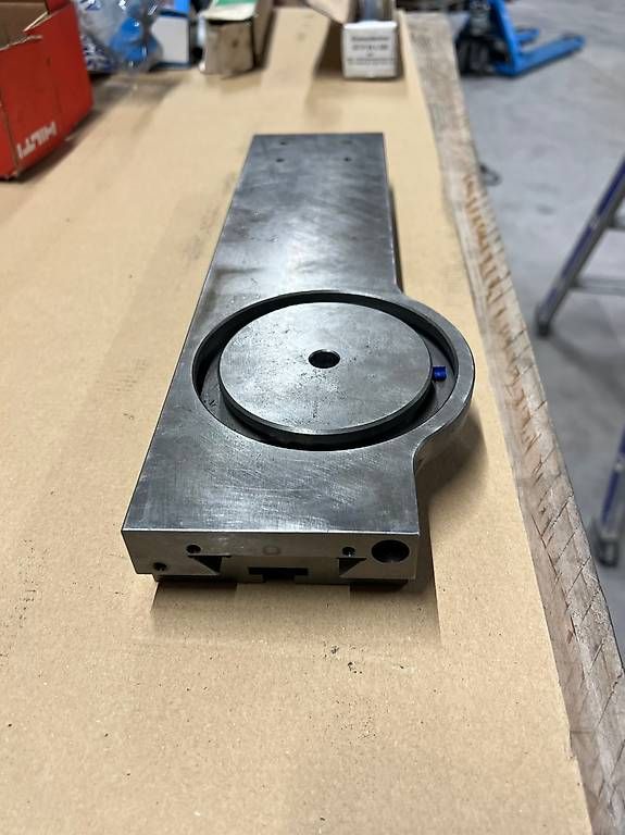 Altro per industria metallurgica: Schaublin Schlitten – Usato da Brunnen venduto da san_9qlb 2