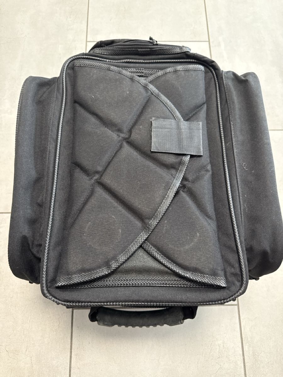 IXS Borse: IXS Tankrucksack Motorrad Tasche Schwarz – Usato da Hunzenschwil venduto da Amblazing 1