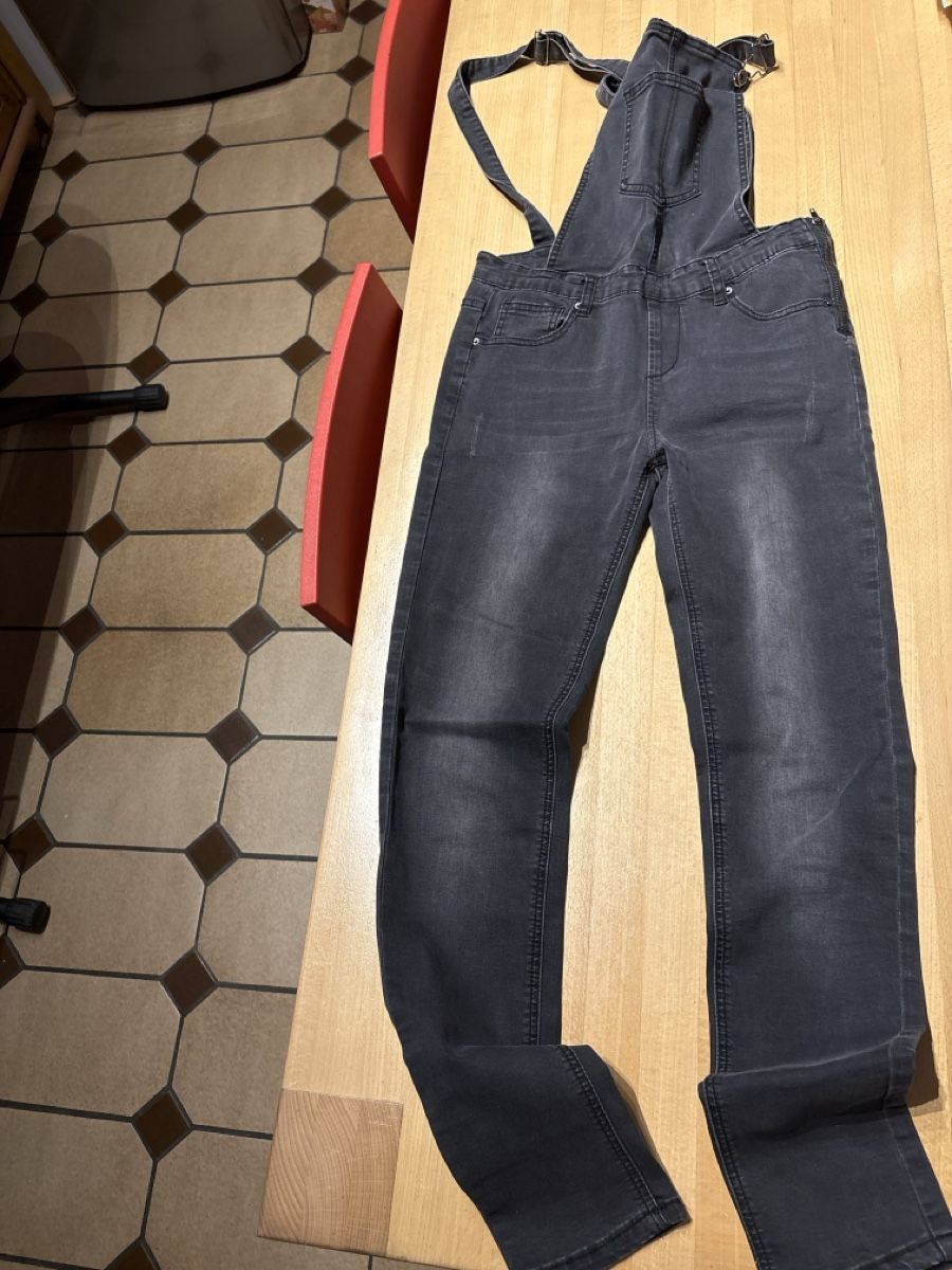 Pantalons: Salopette  – Neuf (Voir description) à Uvrier par lou_dhk8