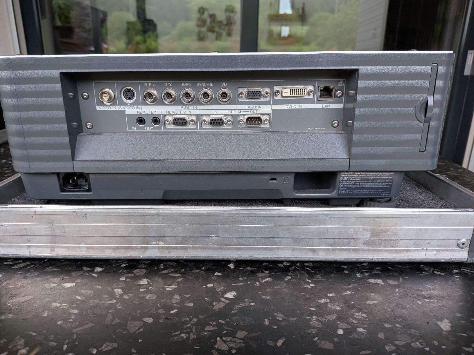 Panasonic Proiettori: Panasonic projecteur PT-D4000 – Usato da Vicques venduto da Famikottelat 2