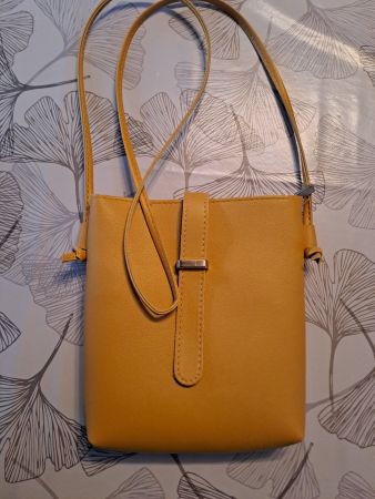 Petit sac jaune