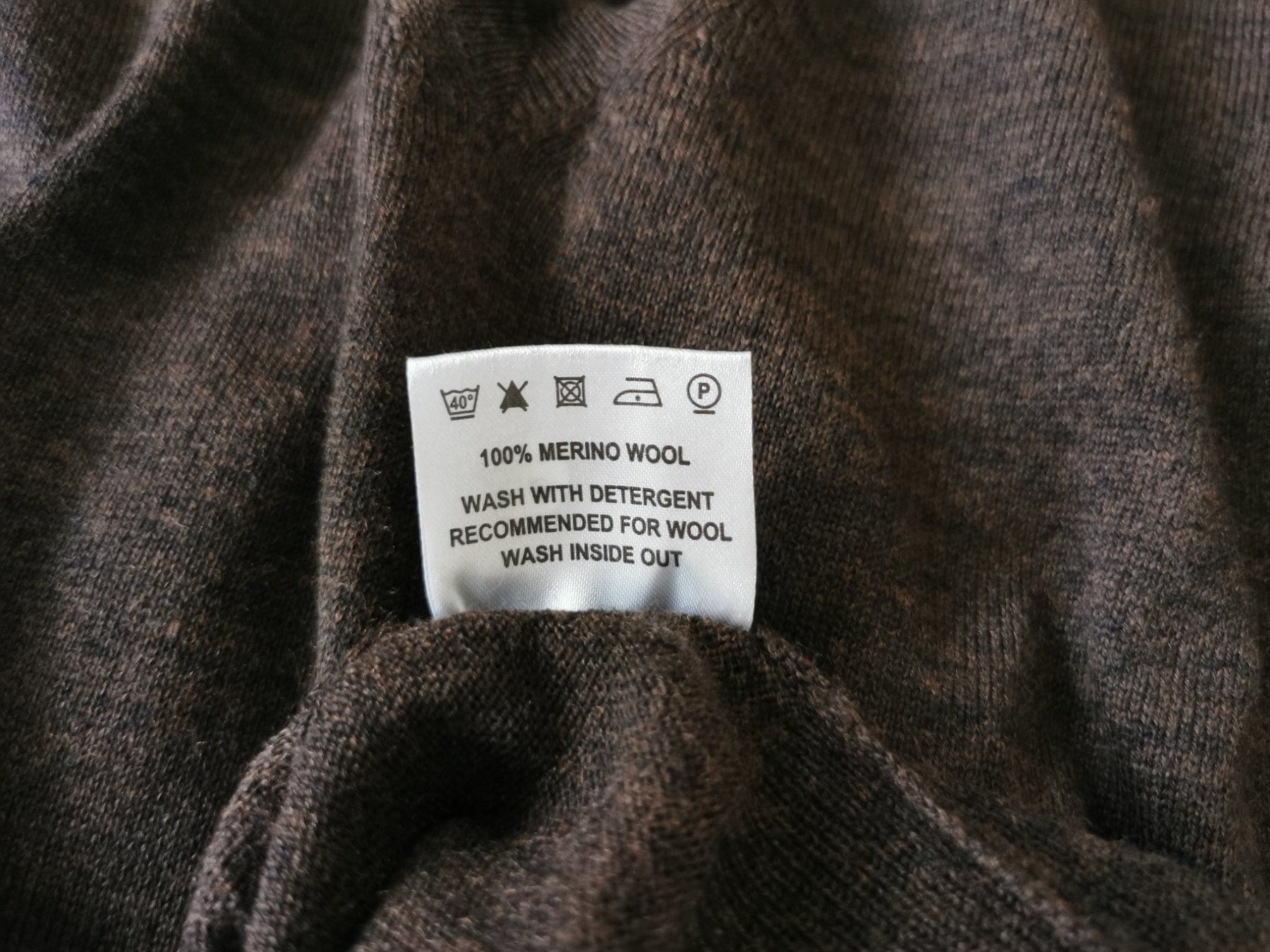Barbour Maglioni & Felpe: Dunkelbrauner Wollpullover von Barbour mit V-Ausschnitt – Nuovo (secondo la descrizione) da Birsfelden venduto da dsc_f8gx 5