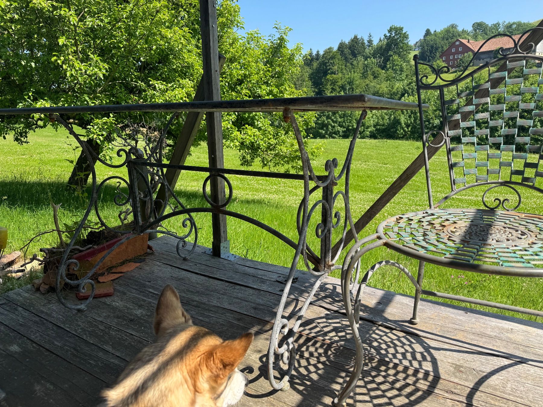 Set di tavolo e panche: Gartentisch aus Eisen mit passenden 4 Stühlen – Usato da Schwellbrunn venduto da Magdalena888