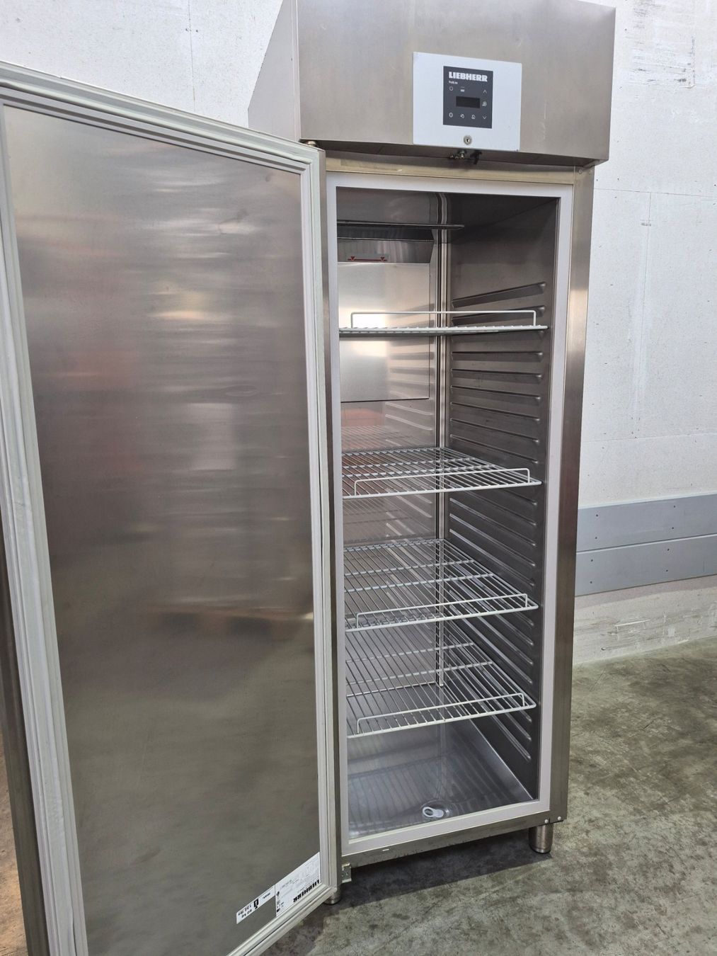 Frigoriferi: Tiefkühlschrank Liebherr – Usato da Richterswil venduto da b_j 2