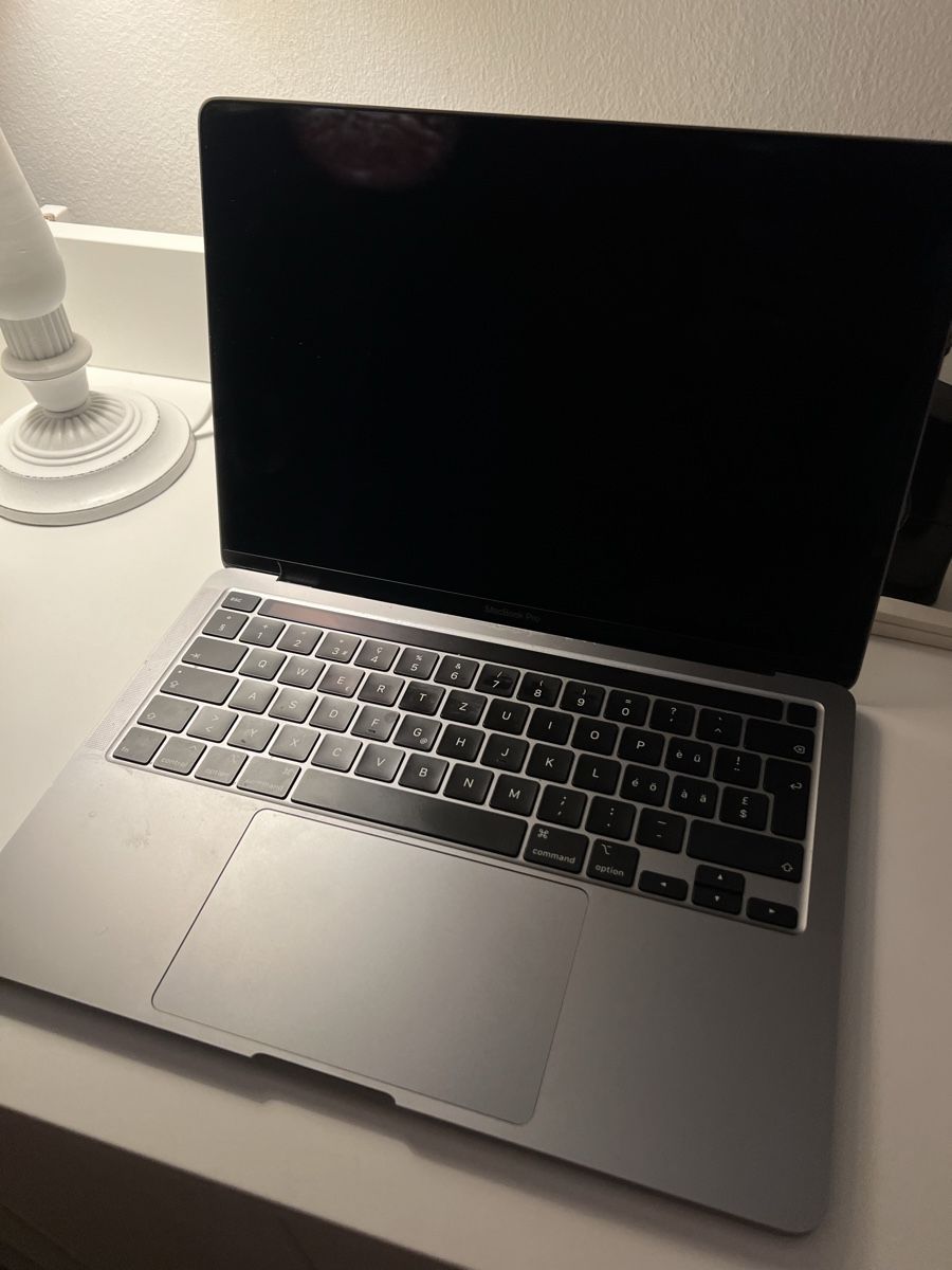 Apple Notebooks: MacBook Pro 2020 – Gebraucht aus Oberrieden von