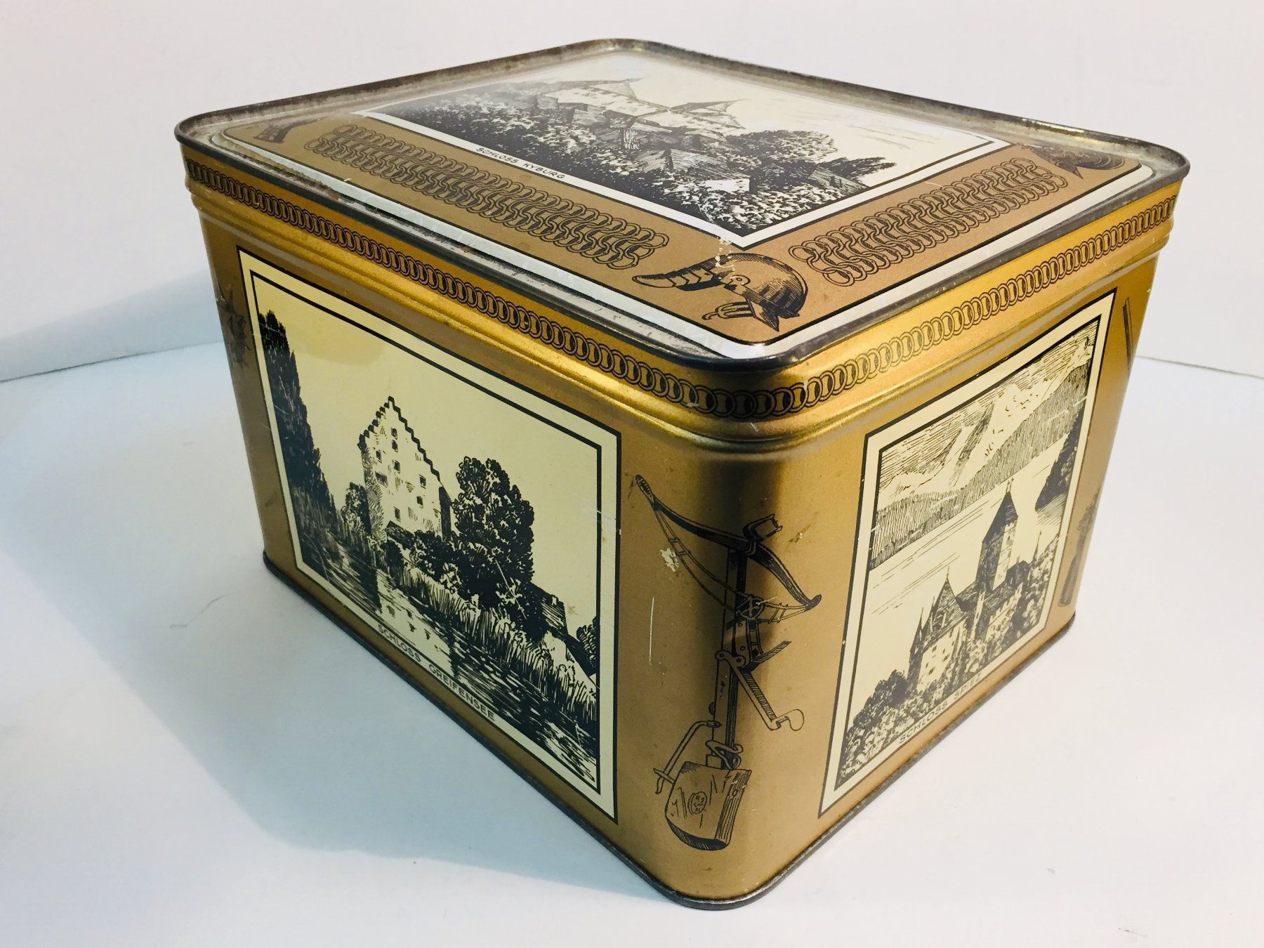 Barattoli: Vintage Blechdose mit Schloss Motiv – Usato da Schaffhausen venduto da vintageville