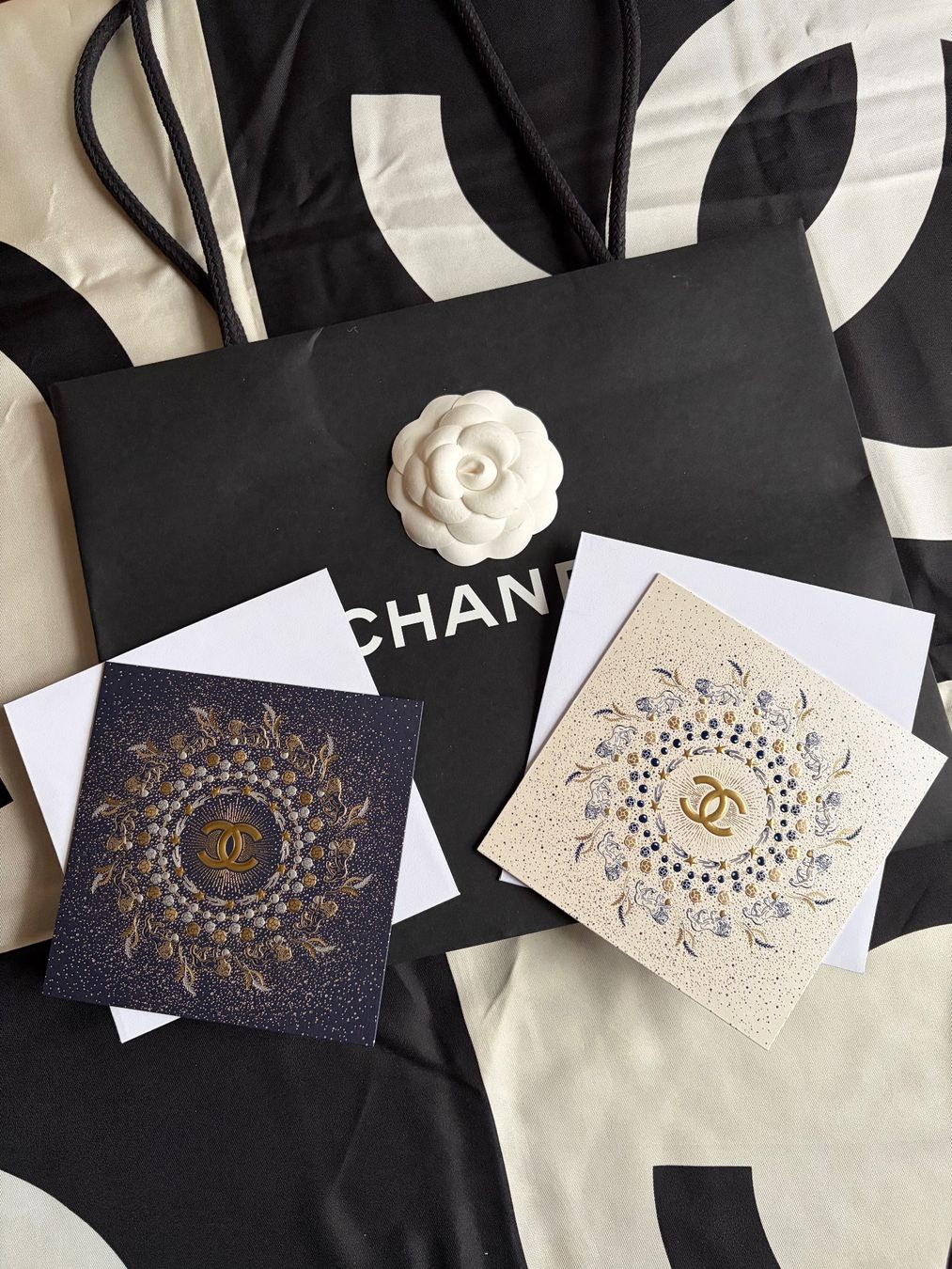 Cartoline: CHANEL WINTER CONSTELLATION  /2 Weihnachtskarten/ – Nuovo (secondo la descrizione) da Interlaken venduto da Bona55
