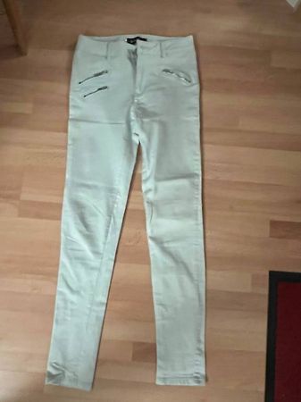 4  Hosen Gr 34/36 nie getragen