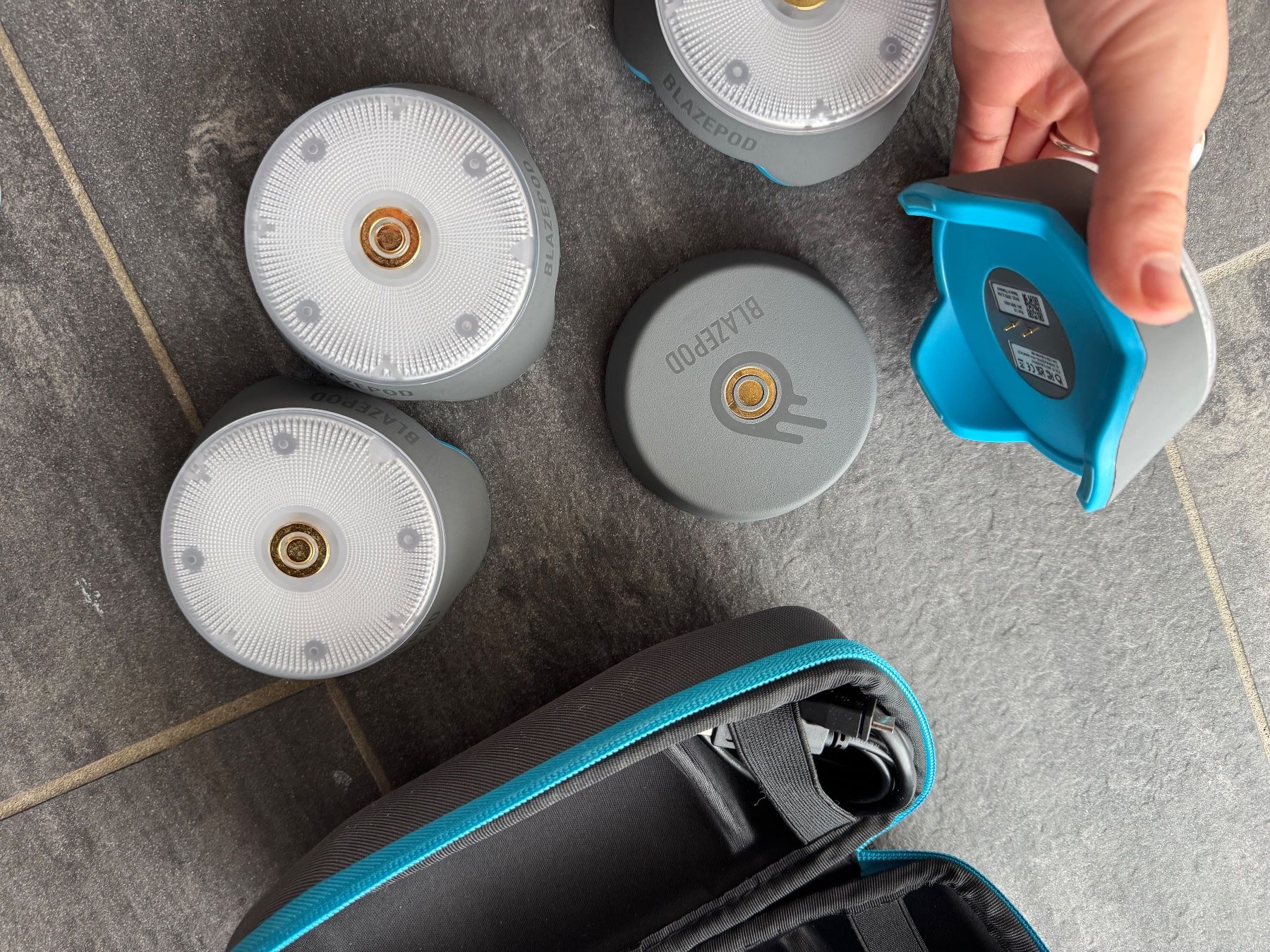 Hometrainer: BlazePods Standard Kit 4 Pods – Nuovo (secondo la descrizione) da Brügg BE venduto da celiamal3a 2