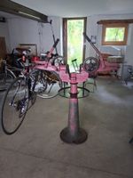 Alte Fahrradhalterung für die Reparatur von Velos